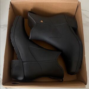 Bogs Black Jolene Ankle Boots